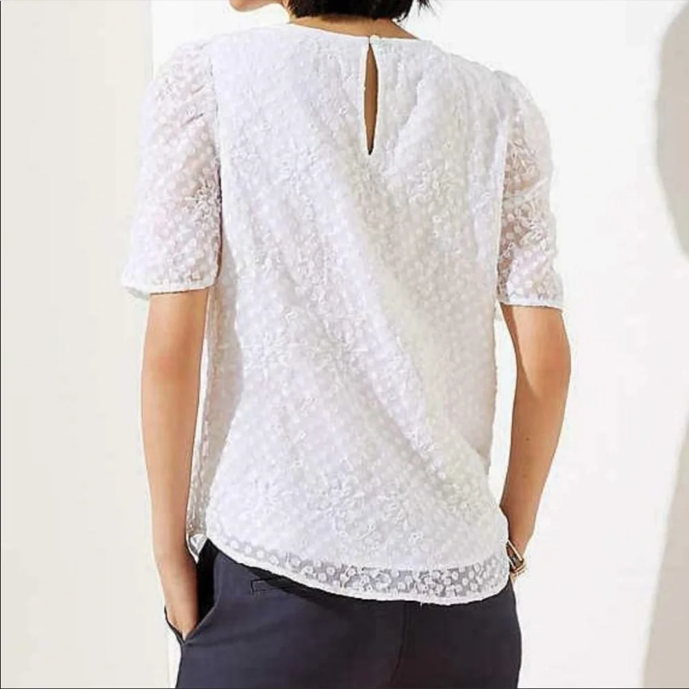 NWOT Super cute Loft blouse with puff sleeves! - Picture 3 of 10